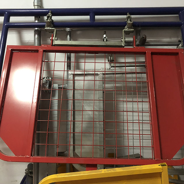 port&atilde;o de andaimes 