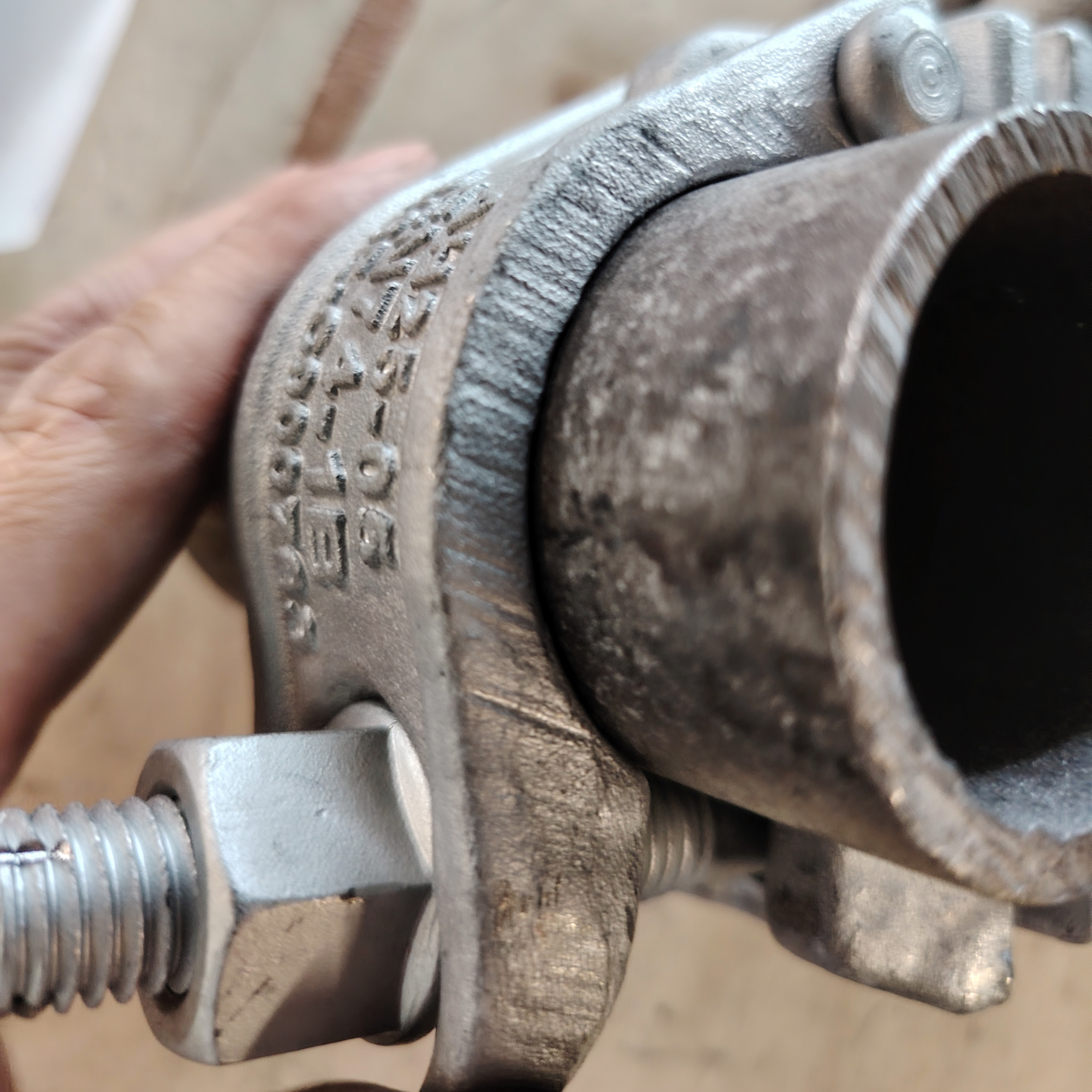 Acoplador giratório KV 49 X 49 Braçadeira de andaime em formato especial