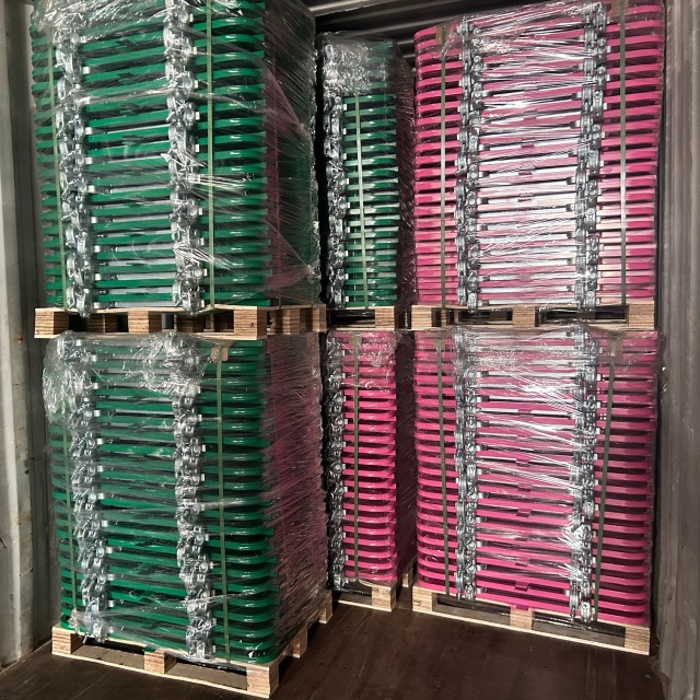 Port&otilde;es de andaimes e carregamento de armadilhas