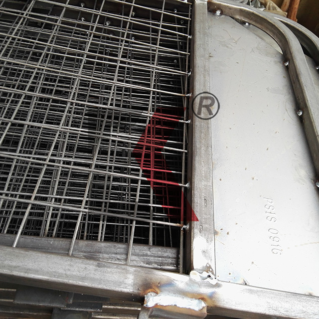 Port&atilde;o de acesso &agrave; escada do port&atilde;o de 