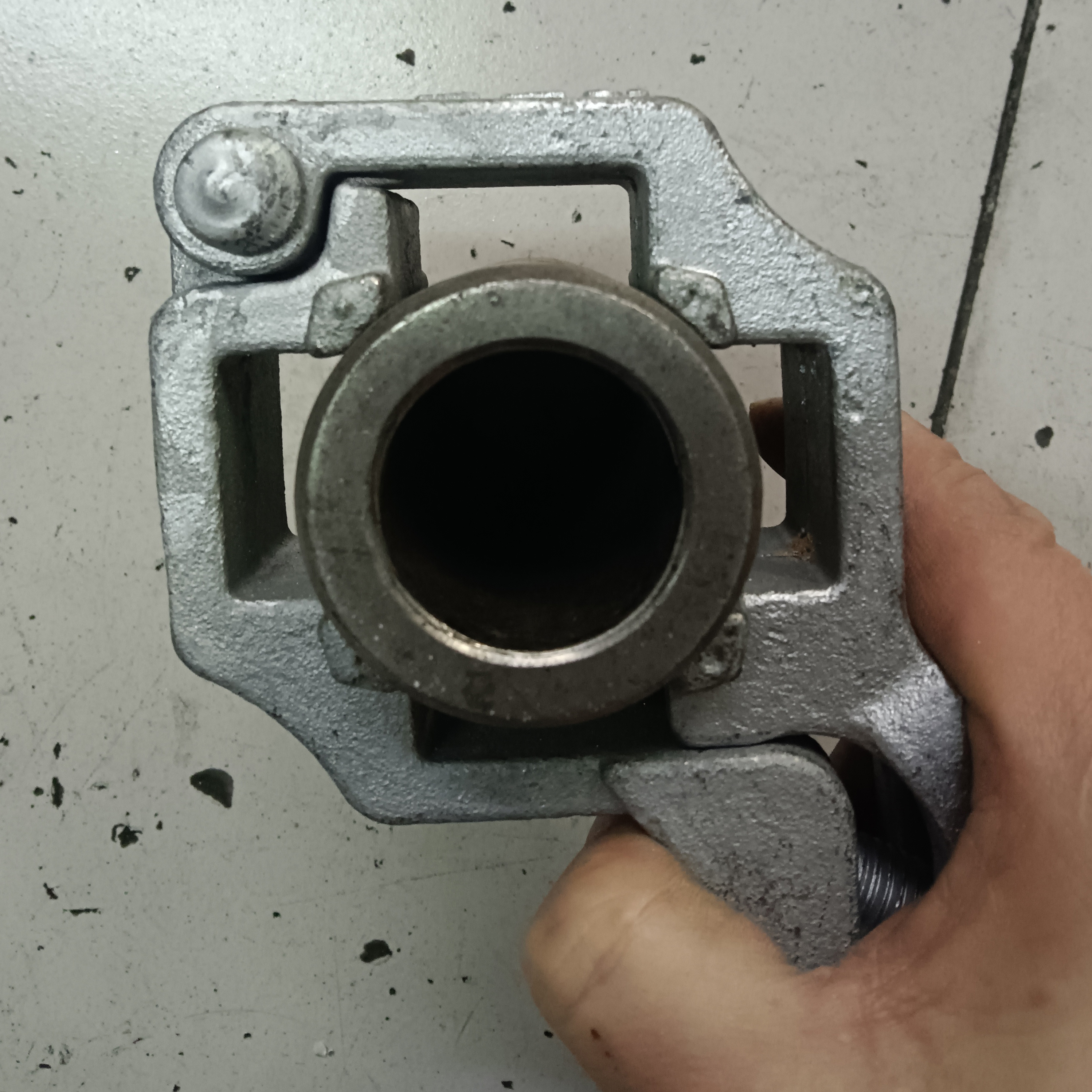 Braçadeira de andaime em formato especial de acoplador de anel