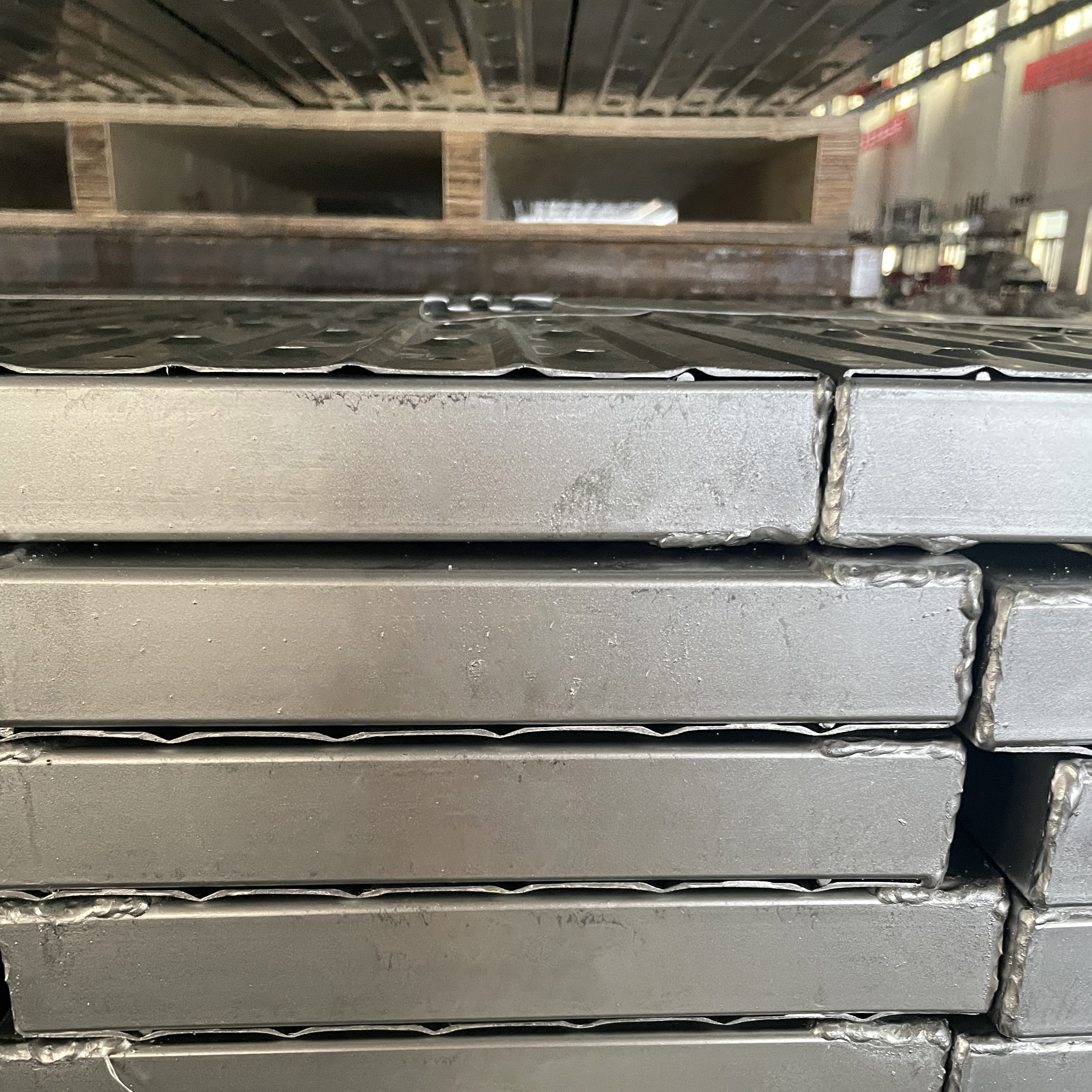 prancha de a&ccedil;o fechada 