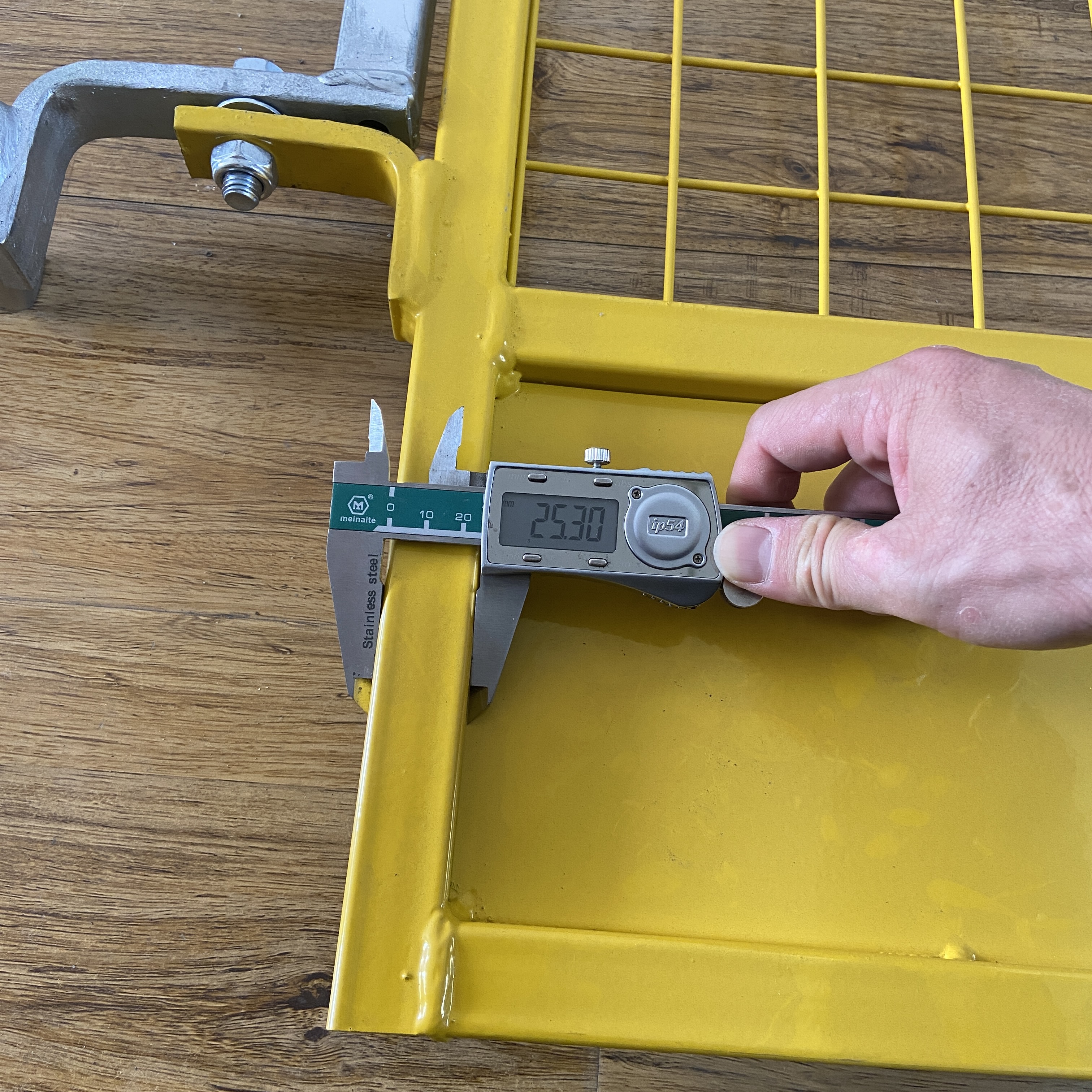 teste de port&atilde;o de acesso de escada revers&iacute;vel