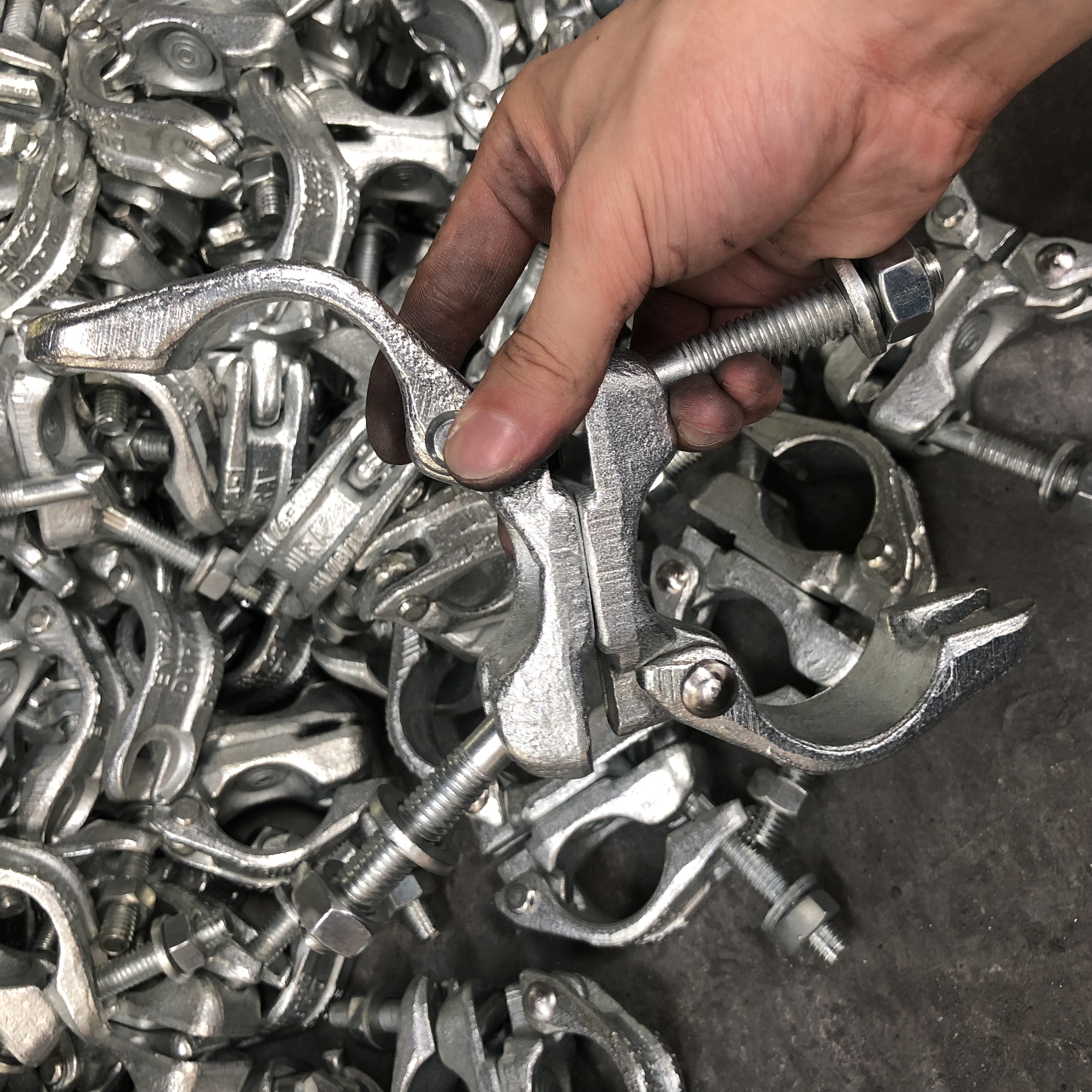 Couplador girat&oacute;rio forjado