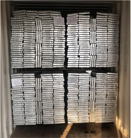 T&aacute;buas de andaimes carregando