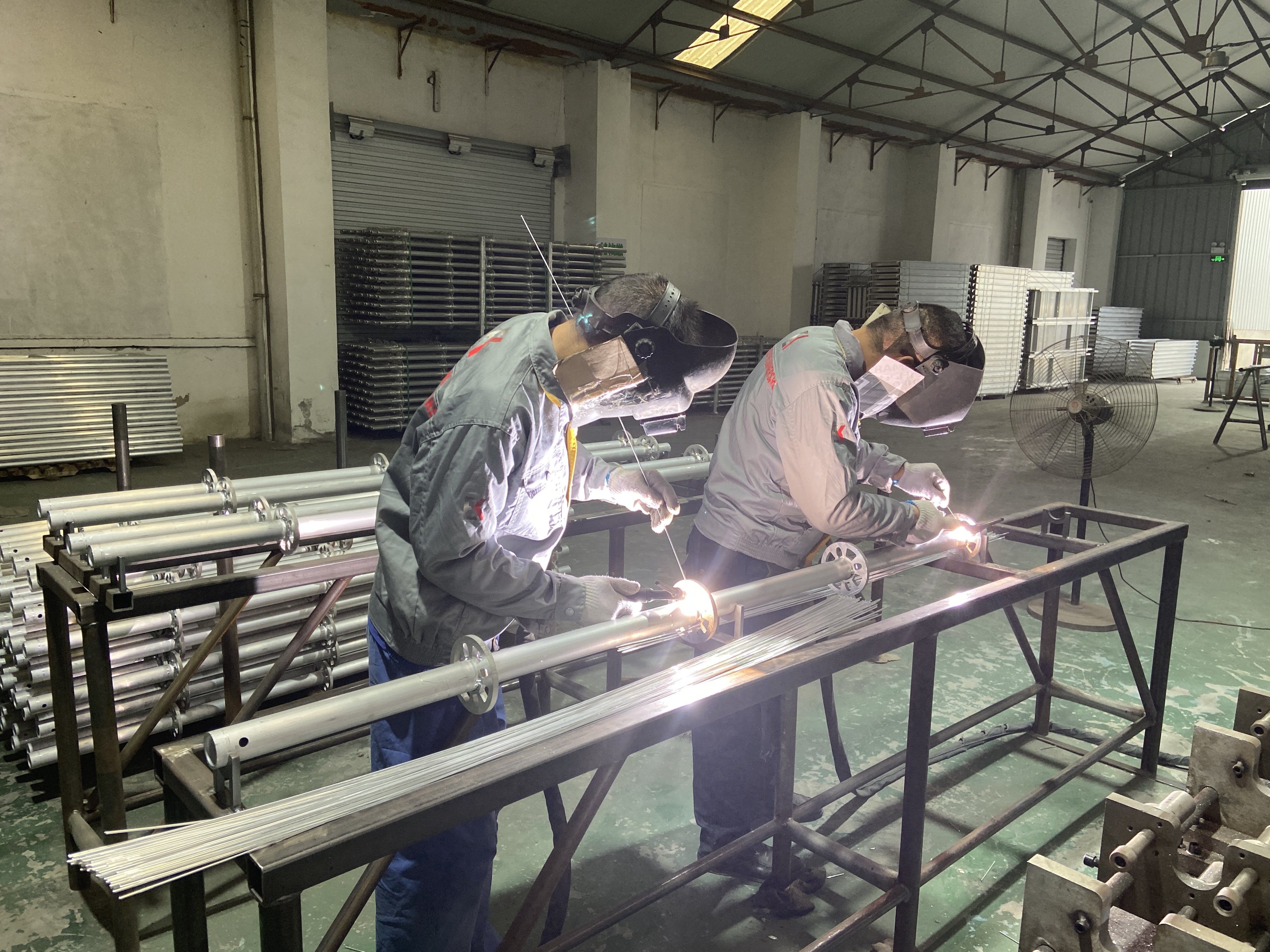 padr&atilde;o de andaimes de alum&iacute;nio