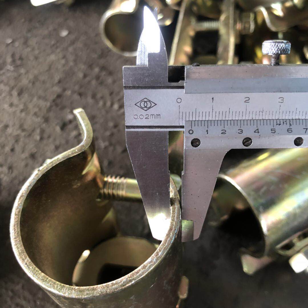 Couplador de manga prensada