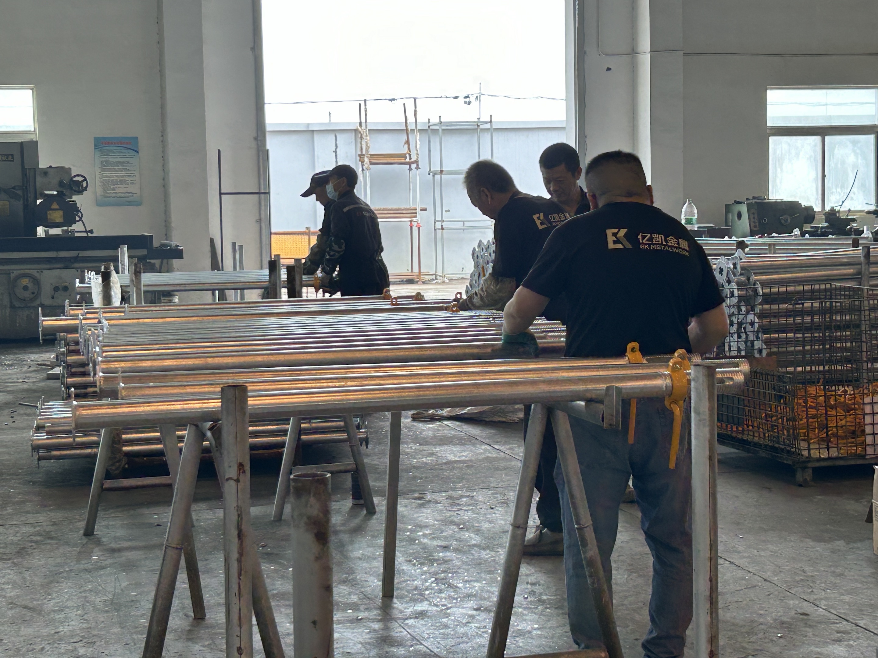 ​​Adere&ccedil;os de a&ccedil;o ajust&aacute;veis 