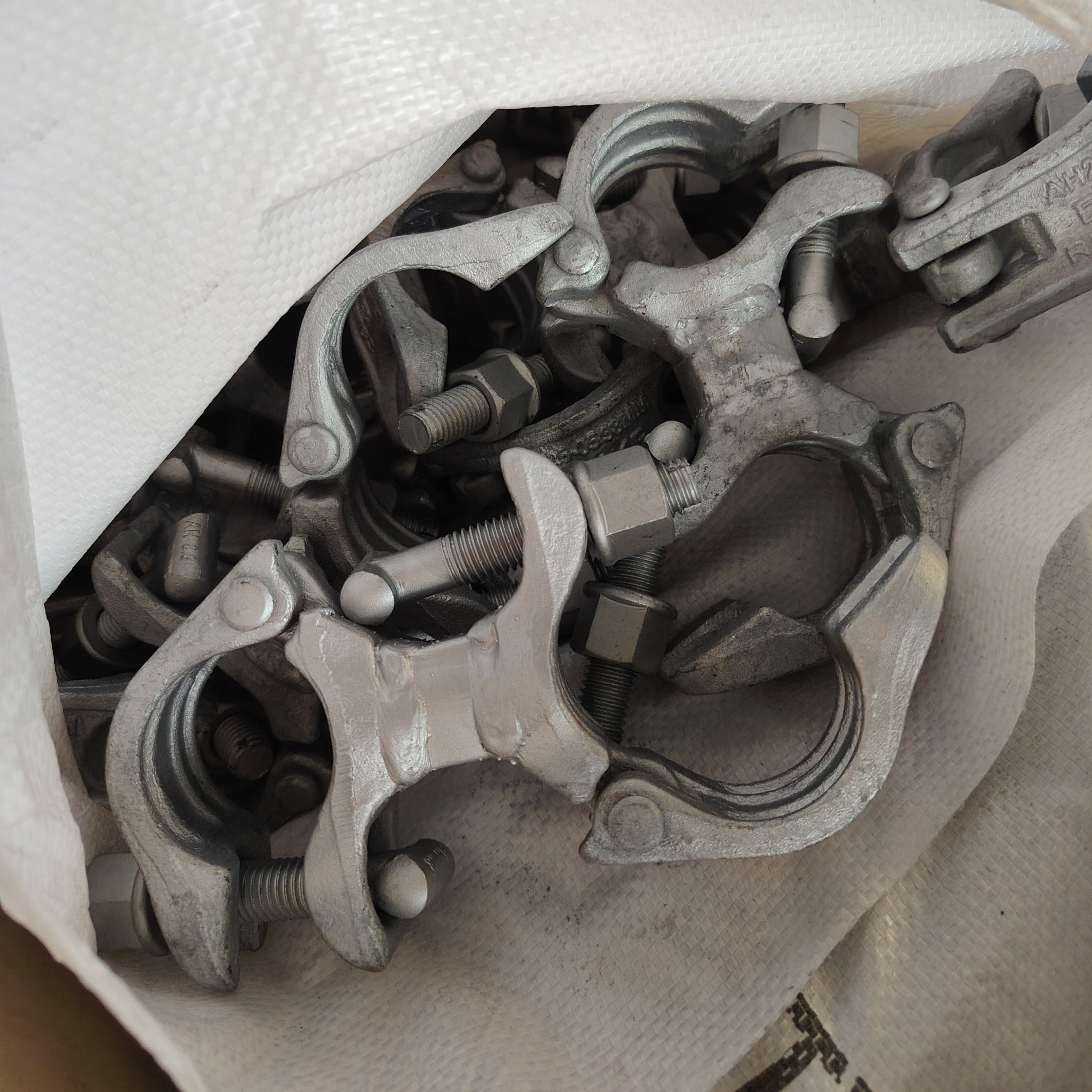 Acoplador de distância - braçadeira de andaime de formato especial de 98 mm