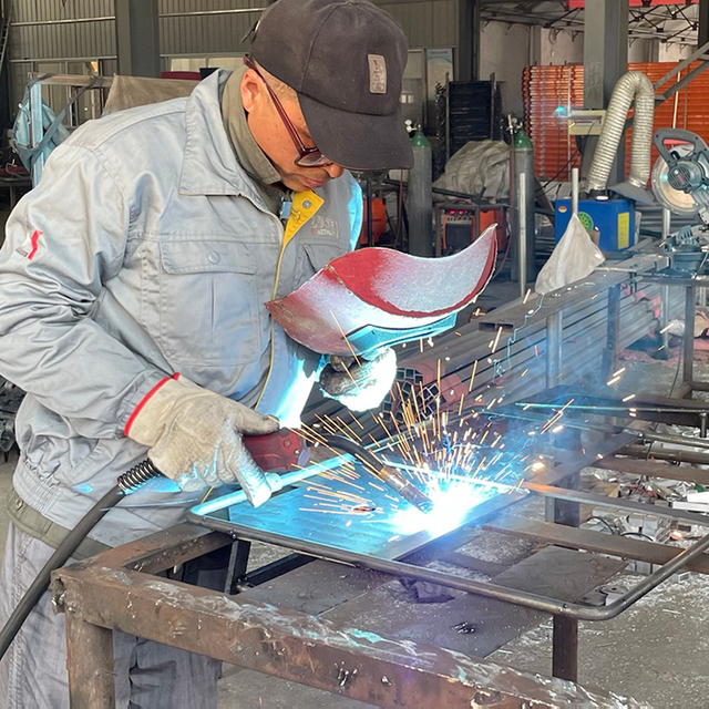 A&ccedil;o do al&ccedil;a de andaimes