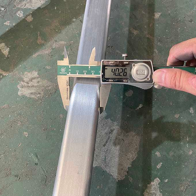 treli&ccedil;a de popa de alum&iacute;nio