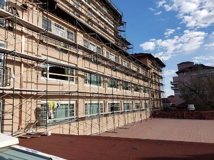 Sistema de andaimes de quadros