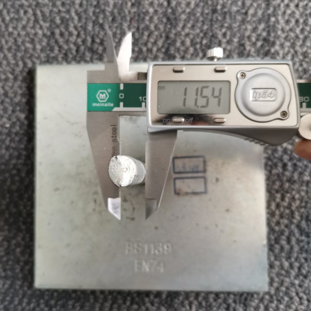 Placa de base redonda da barra 16