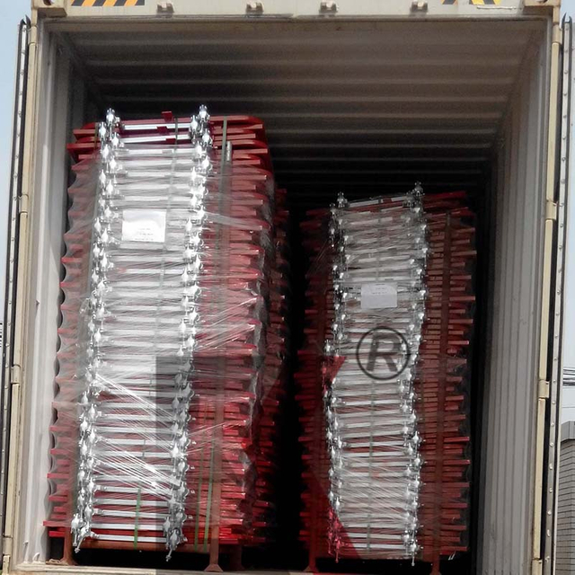 Port&otilde;es de andaimes e carregamento de armadilhas