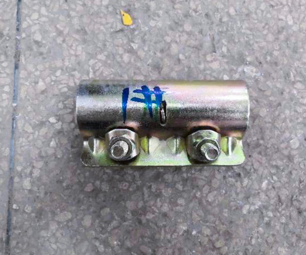 Couplador de manga prensada ap&oacute;s o teste