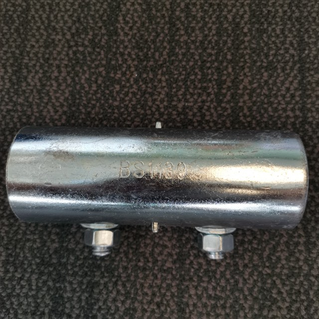 Couplador de tubo de manga prensada andaimes