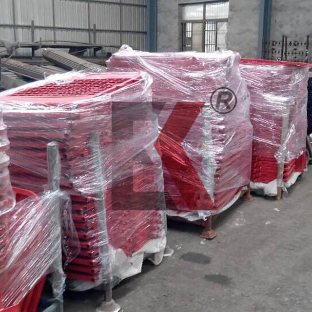 A&ccedil;o do al&ccedil;a de andaimes