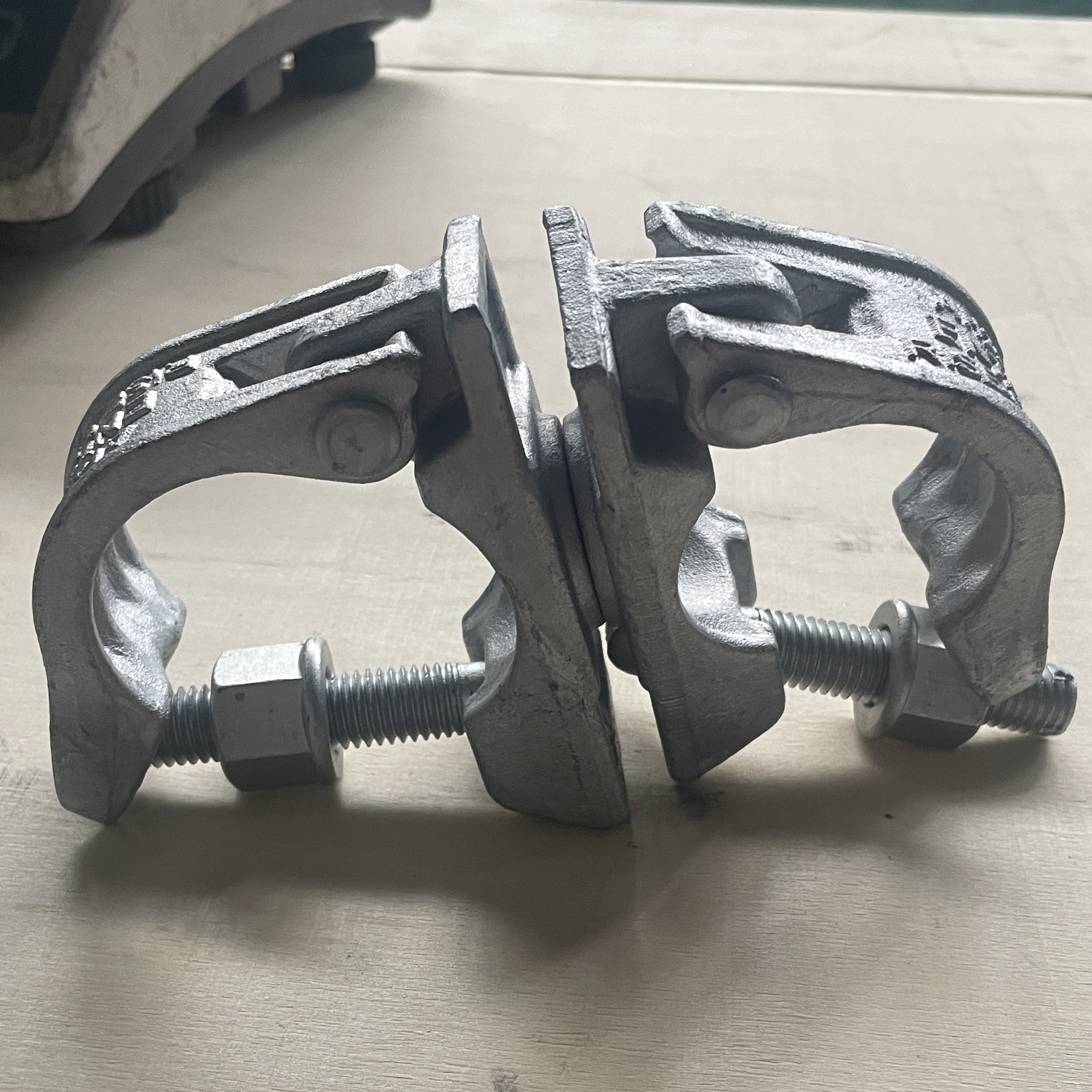 Acoplador giratório KV 49 X 49 Braçadeira de andaime em formato especial