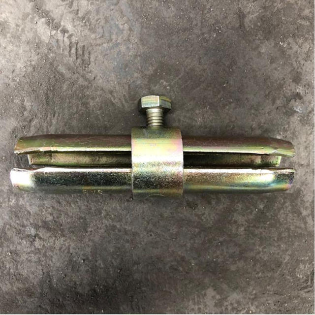 Couplador de alfinetes de articulação interna pressionada