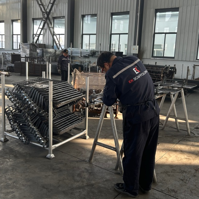 A&ccedil;o do al&ccedil;a de andaimes