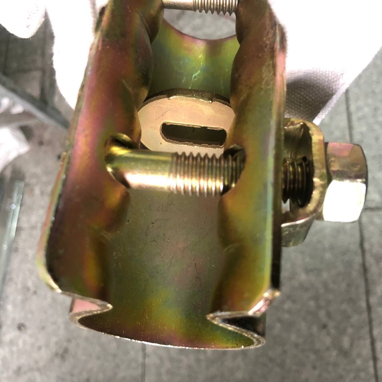 Couplador de manga prensada