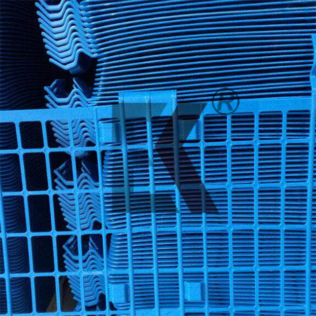 port&atilde;o de andaimes carregado de mola