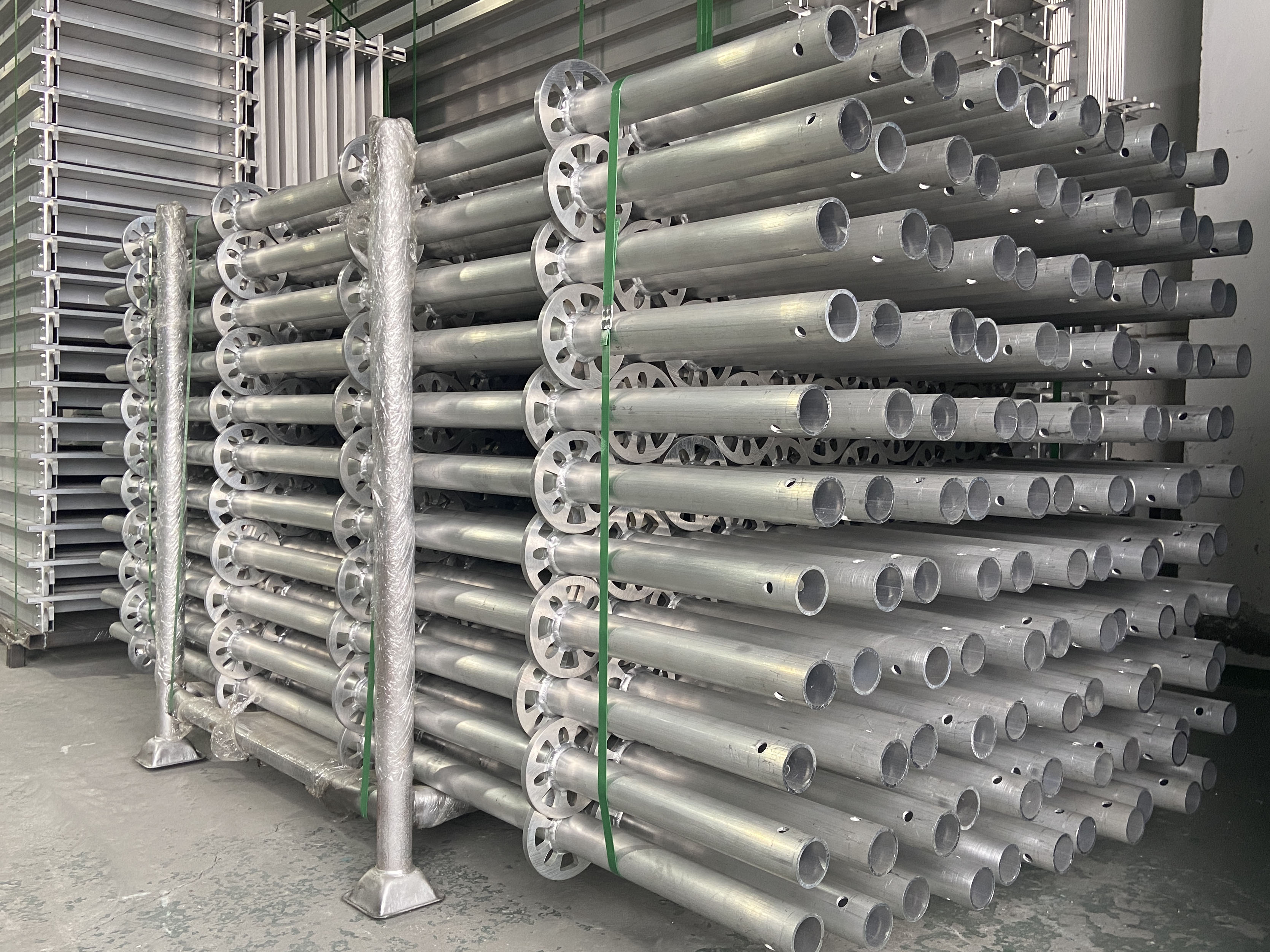 Andaimes de alum&iacute;nio VERTICAL