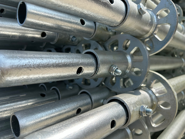 Ringlock Standing Standard