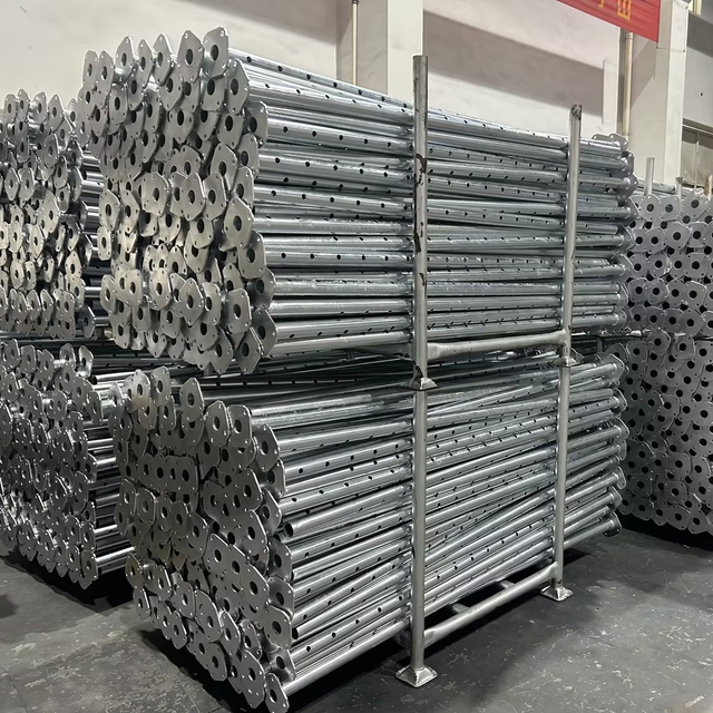 Adeços de aço de andaimes