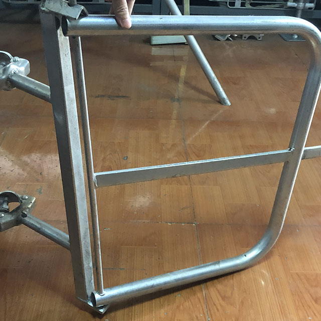 port&otilde;es galvanizados portadores de acesso &agrave; escada