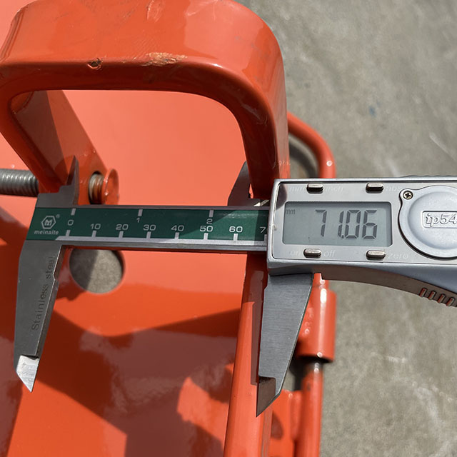 A&ccedil;o de andaimes revestidos com p&oacute; TRAP POOR 