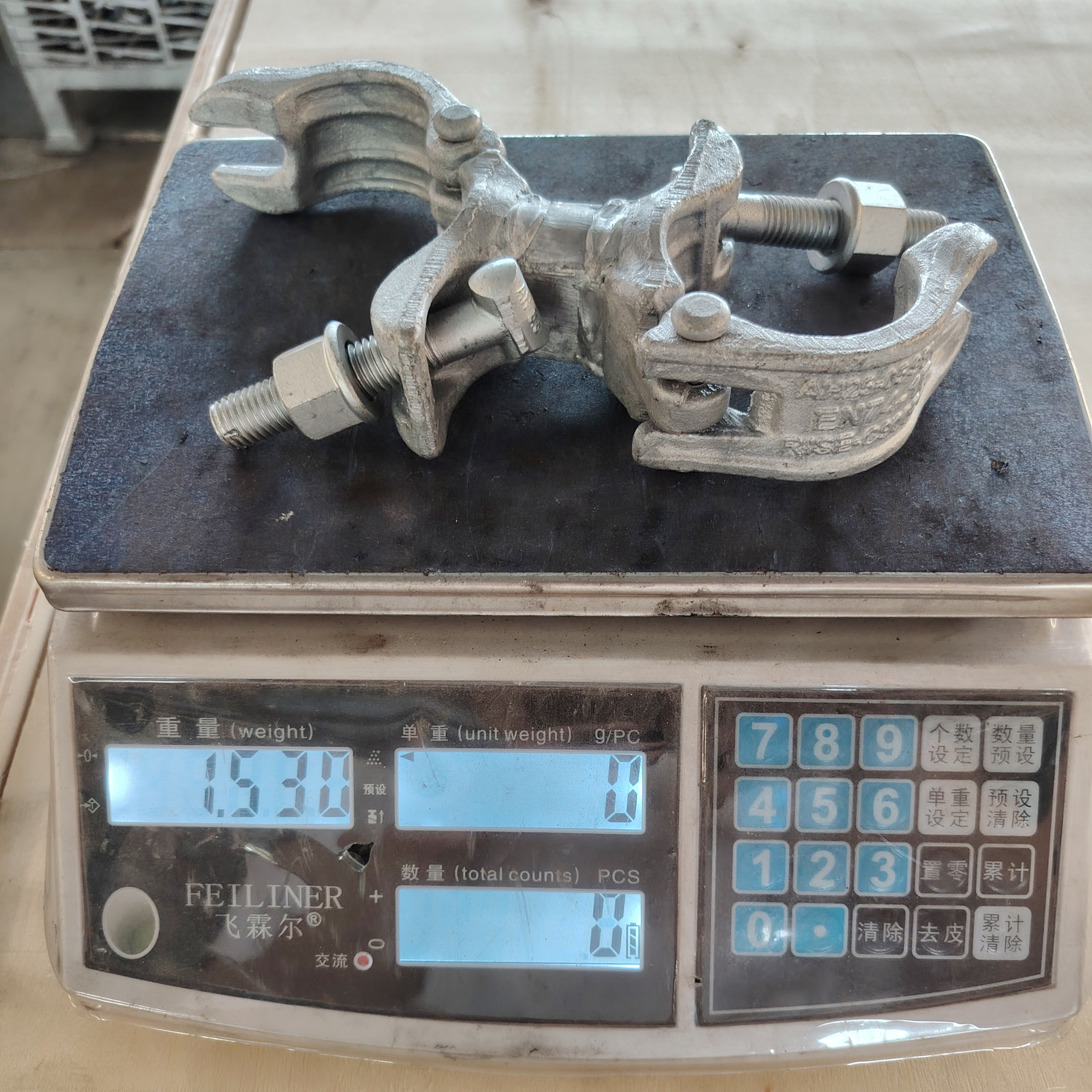 Acoplador de distância - braçadeira de andaime de formato especial de 98 mm