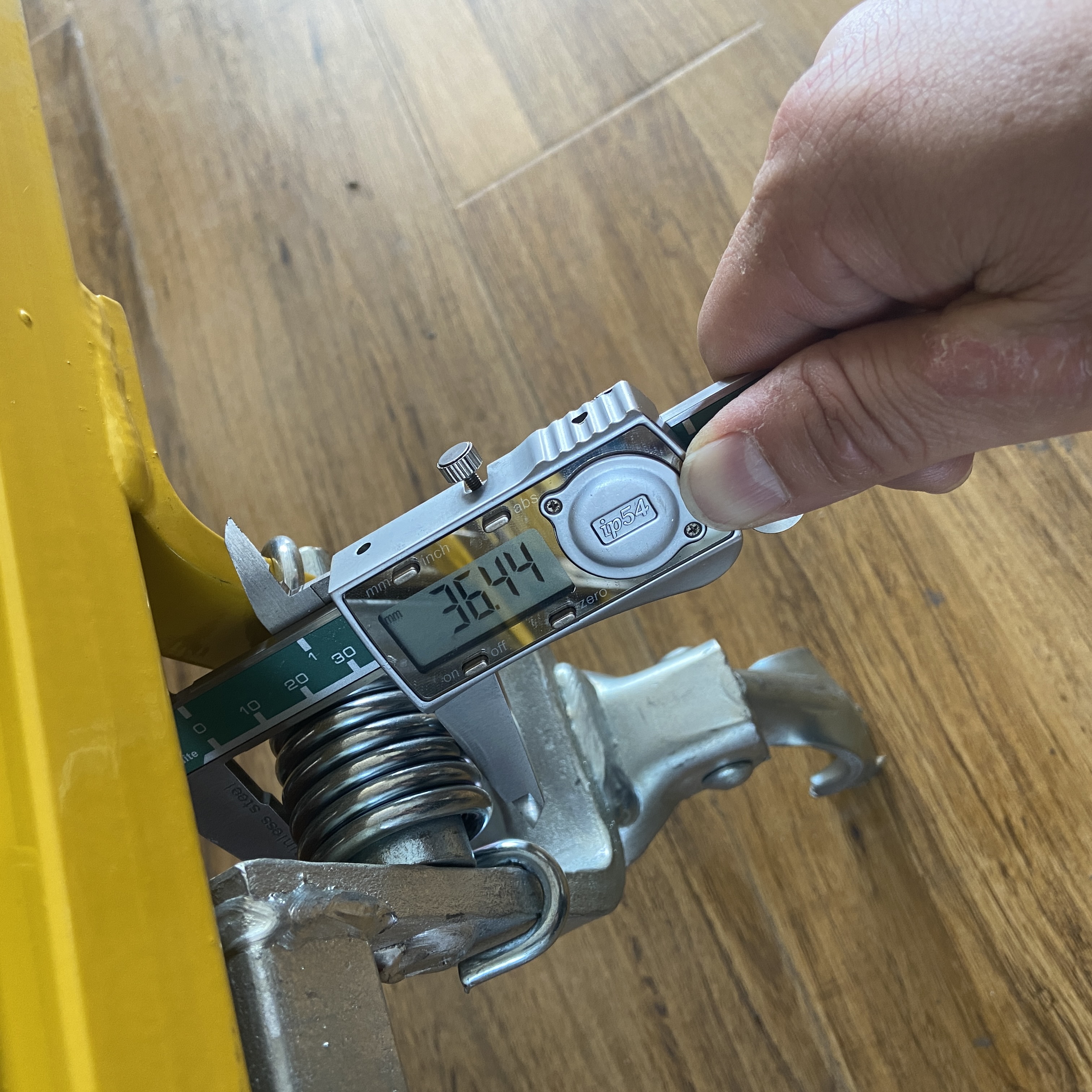 teste de port&atilde;o de acesso de escada 