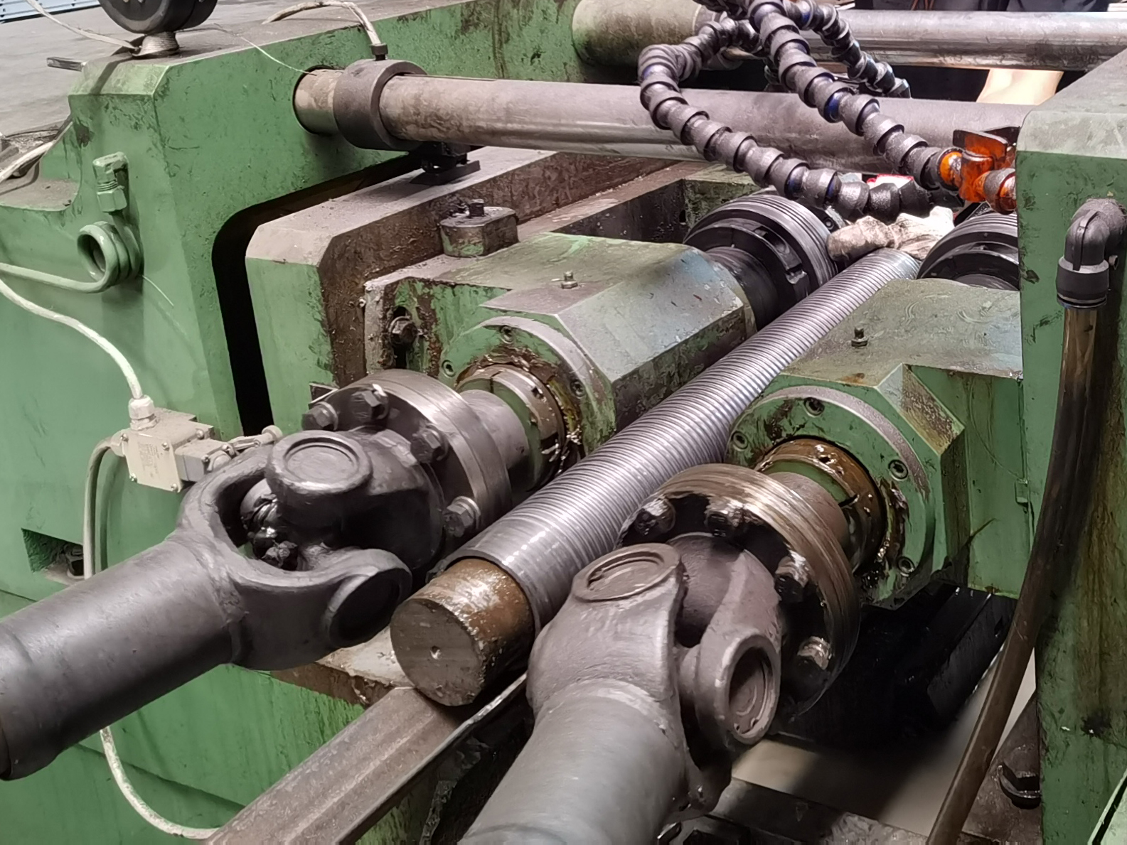 Tubo de a&ccedil;o liso de usinagem em tubo de a&ccedil;o rosqueado